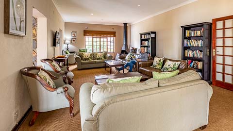 TV Lounge & Pub | Misty Mountain