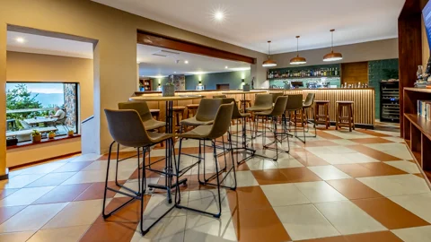 Cocktail Bar | Misty Mountain