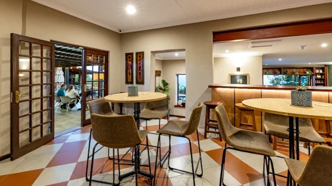 Cocktail Bar | Misty Mountain